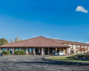 Отель Quality Inn Central Wisconsin Airport  Мосайни